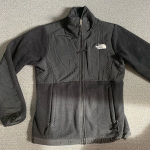 The North Face Women’s black Denali Jacket